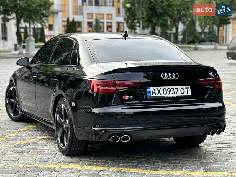 Седан Audi S4 2018 в Харкові