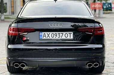 Седан Audi S4 2018 в 