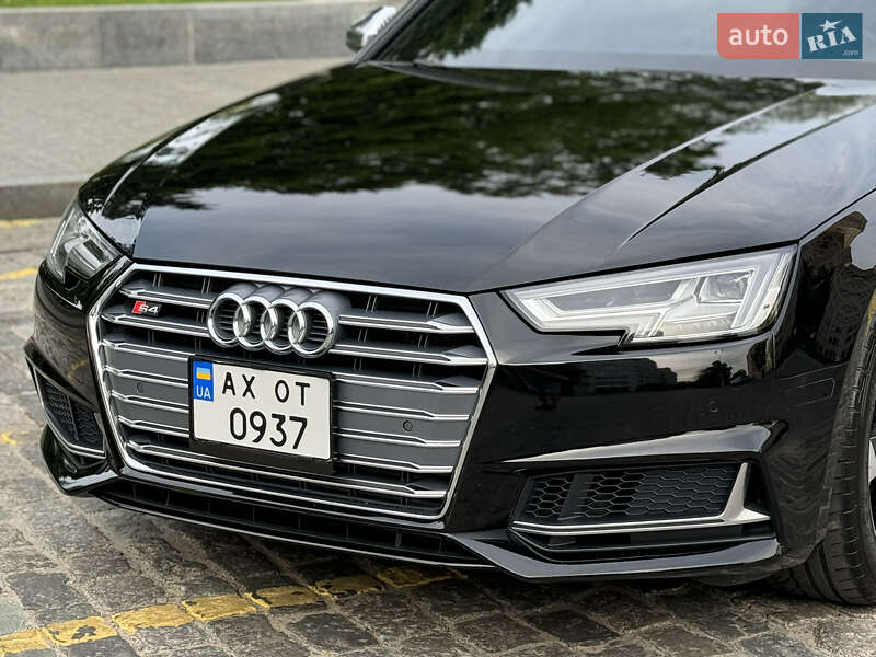 Седан Audi S4 2018 в Харкові