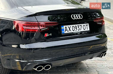 Седан Audi S4 2018 в 