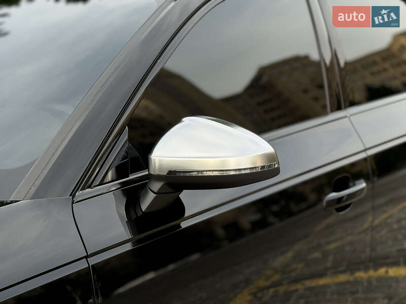 Седан Audi S4 2018 в Харкові