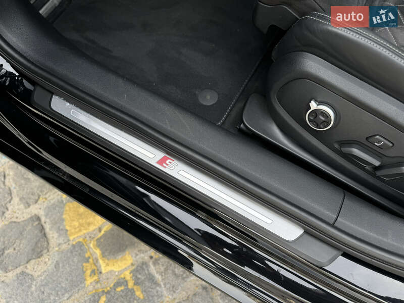 Седан Audi S4 2018 в Харкові