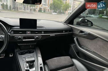 Седан Audi S4 2018 в 