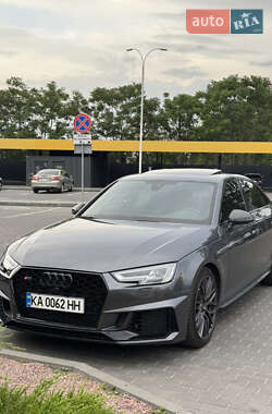 Седан Audi S4 2018 в Дніпрі