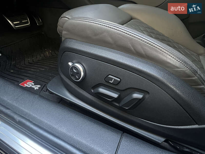 Седан Audi S4 2018 в Запорожье