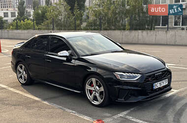 Седан Audi S4 2019 в 