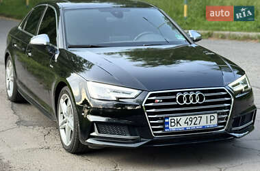 Седан Audi S4 2018 в 
