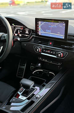 Седан Audi S4 2023 в 