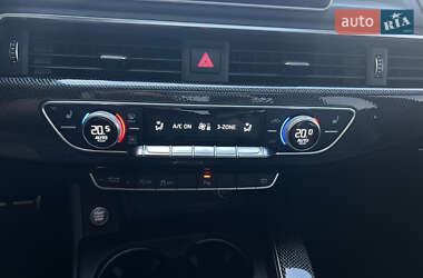 Седан Audi S4 2018 в 