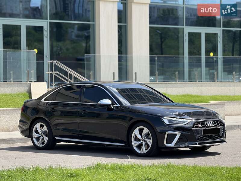Седан Audi S4 2022 в Дніпрі