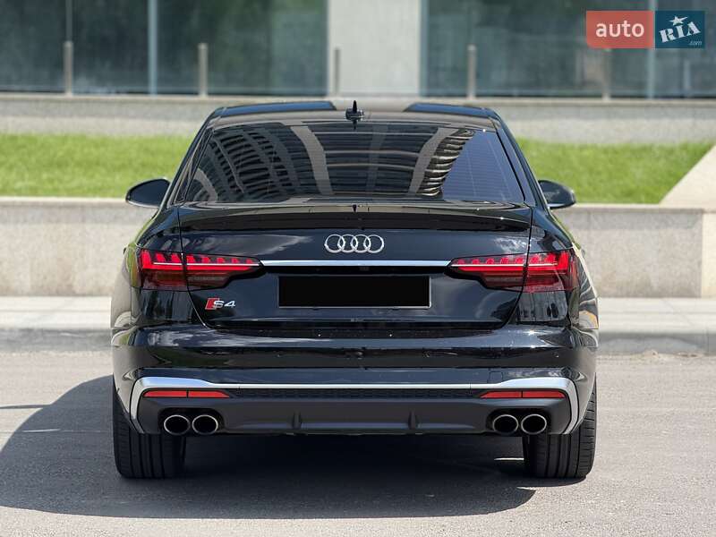 Седан Audi S4 2022 в Дніпрі