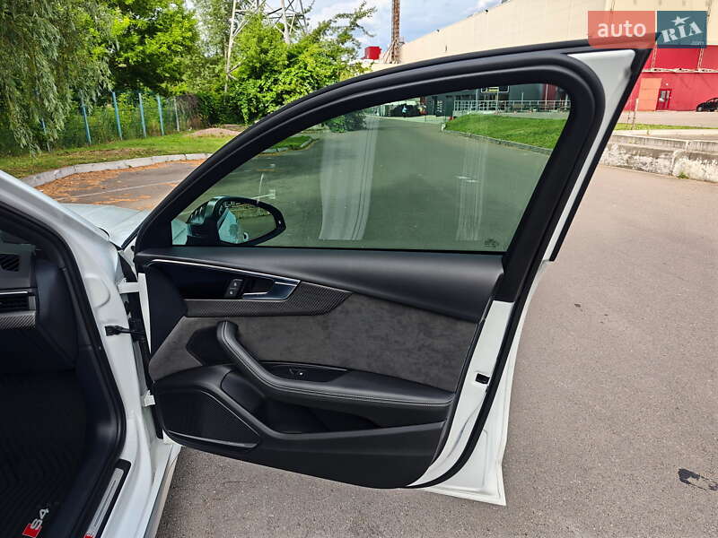 Седан Audi S4 2020 в Киеве фото 28 Седан Audi S4 2020 в Киеве