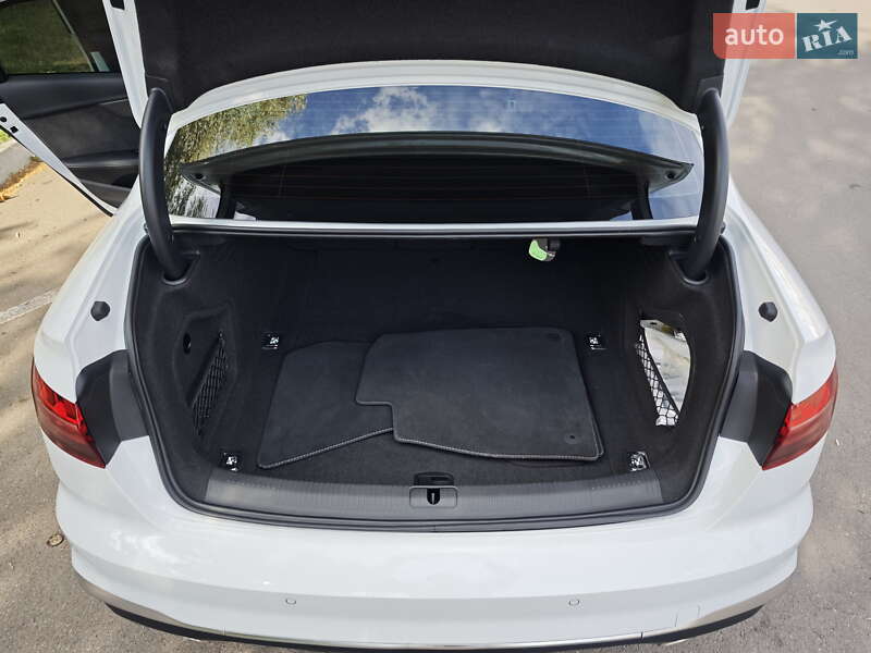 Седан Audi S4 2020 в Киеве фото 35 Седан Audi S4 2020 в Киеве