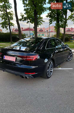 Седан Audi S4 2018 в 