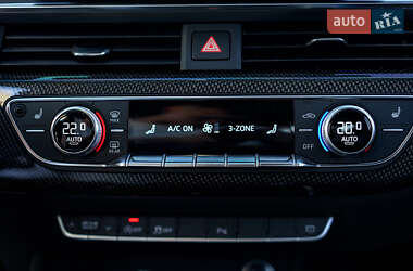 Седан Audi S4 2020 в 