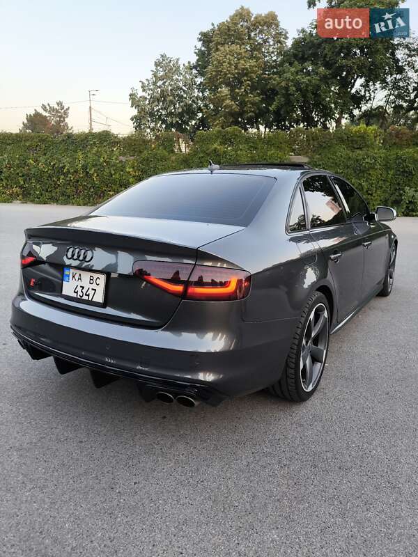 Седан Audi S4 2014 в Дніпрі