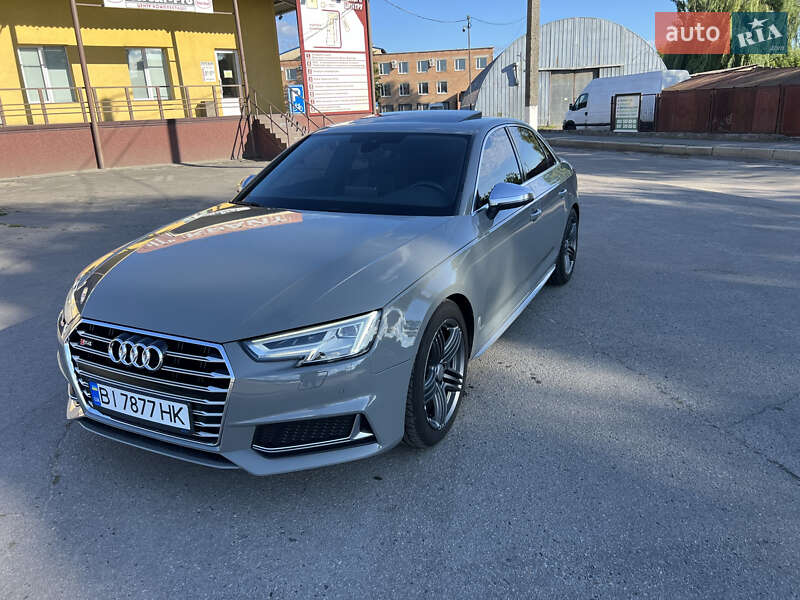 Седан Audi S4 2018 в 