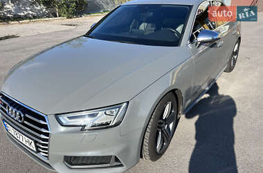 Седан Audi S4 2018 в 