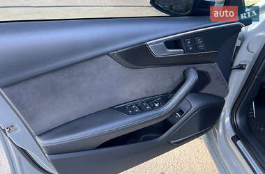 Седан Audi S4 2018 в 