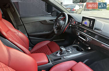 Седан Audi S4 2018 в 