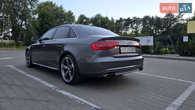 Седан Audi S4 2014 в Чернігові