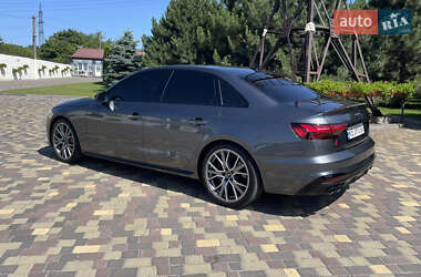 Седан Audi S4 2022 в 
