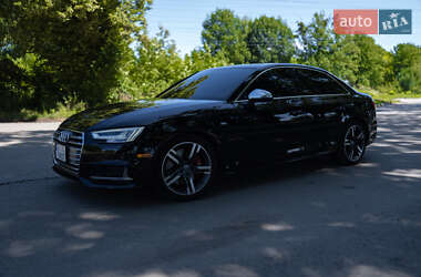 Седан Audi S4 2018 в 