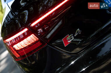 Седан Audi S4 2018 в 