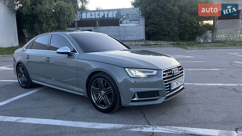 Седан Audi S4 2018 в Полтаве