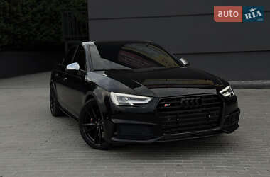 Седан Audi S4 2018 в 