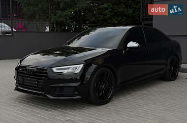 Седан Audi S4 2018 в 