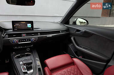 Седан Audi S4 2018 в 