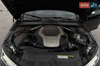 Седан Audi S4 2018 в 