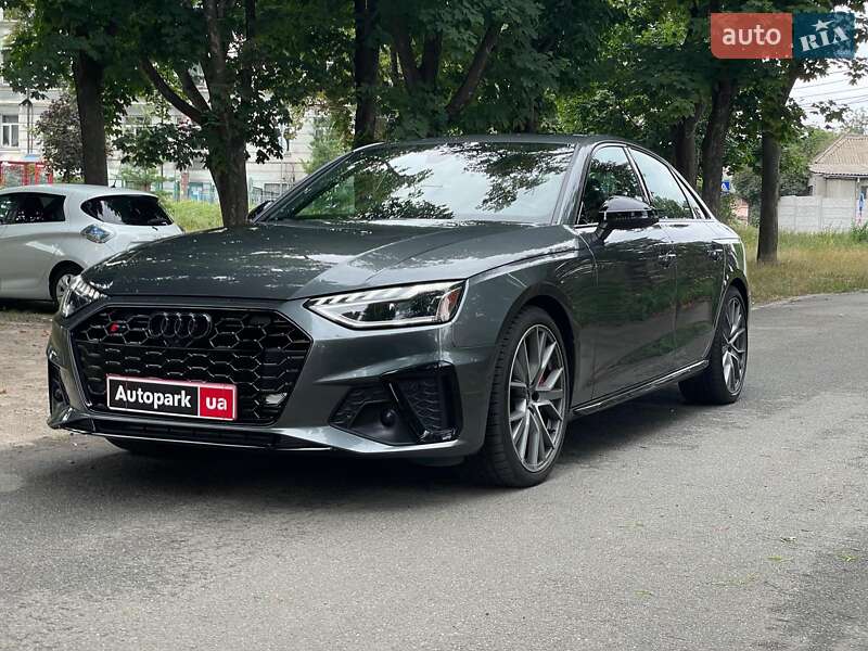 Седан Audi S4 2022 в 