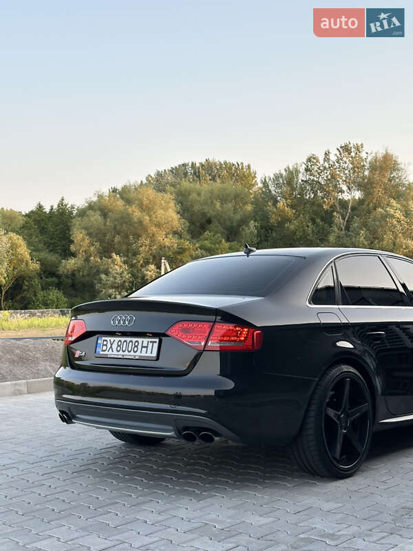 Седан Audi S4 2010 в Хмельницком