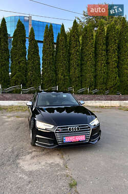 Седан Audi S4 2018 в 