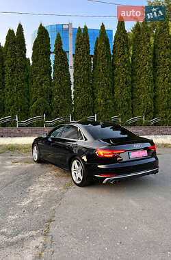 Седан Audi S4 2018 в 