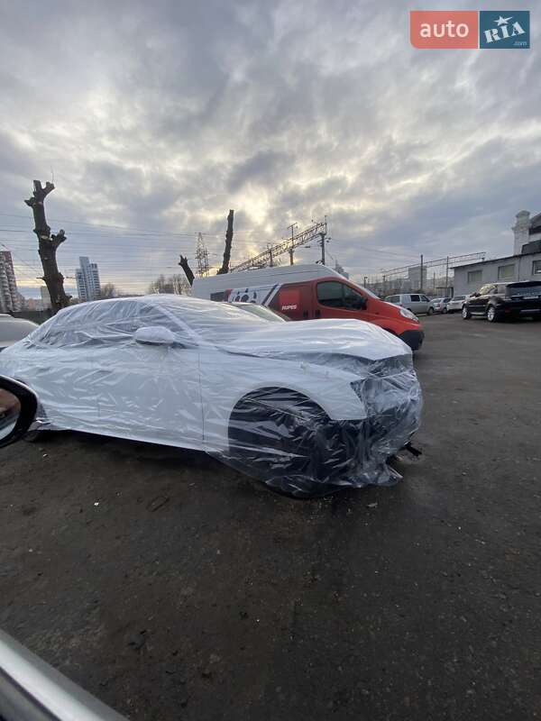 Седан Audi S4 2013 в 