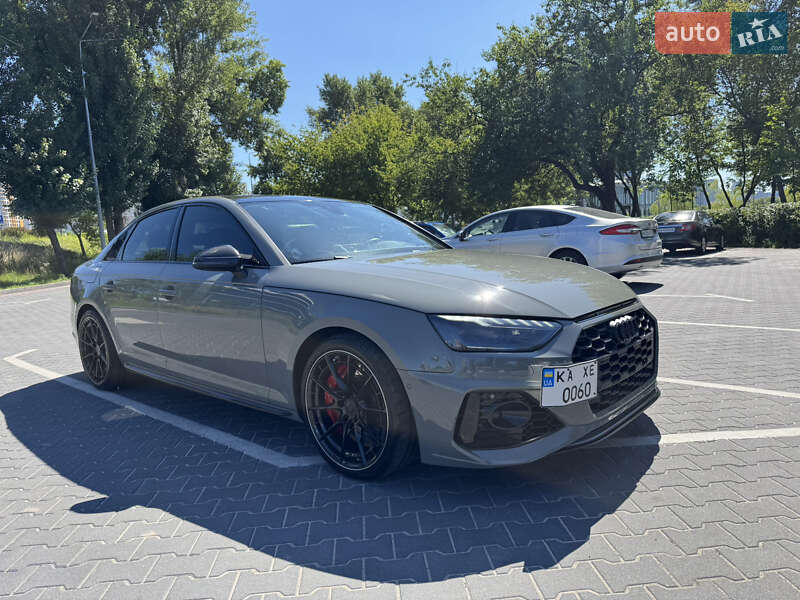Седан Audi S4 2018 в Киеве