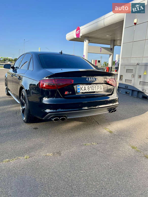 Седан Audi S4 2014 в Киеве