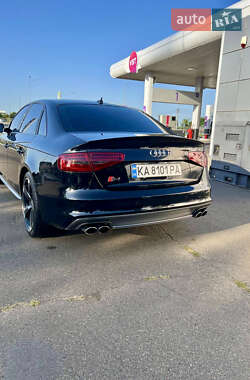 Седан Audi S4 2014 в 
