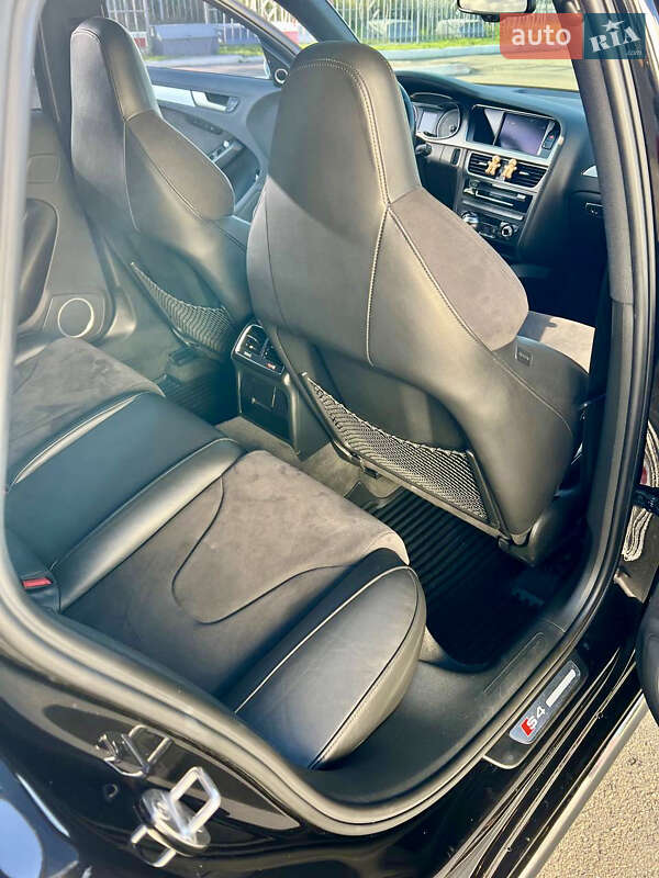 Седан Audi S4 2014 в Киеве