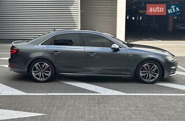 Седан Audi S4 2017 в 