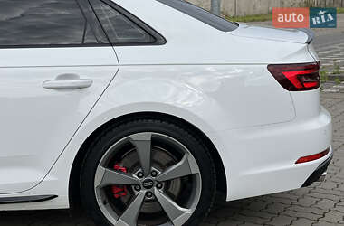 Седан Audi S4 2018 в 