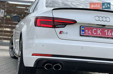 Седан Audi S4 2018 в 