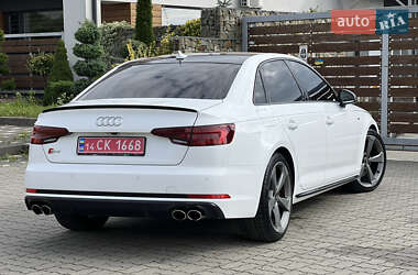 Седан Audi S4 2018 в 