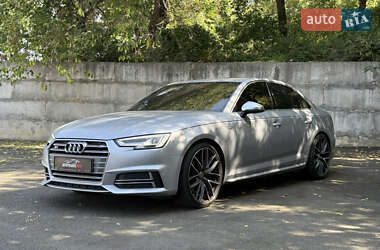 Седан Audi S4 2018 в Києві
