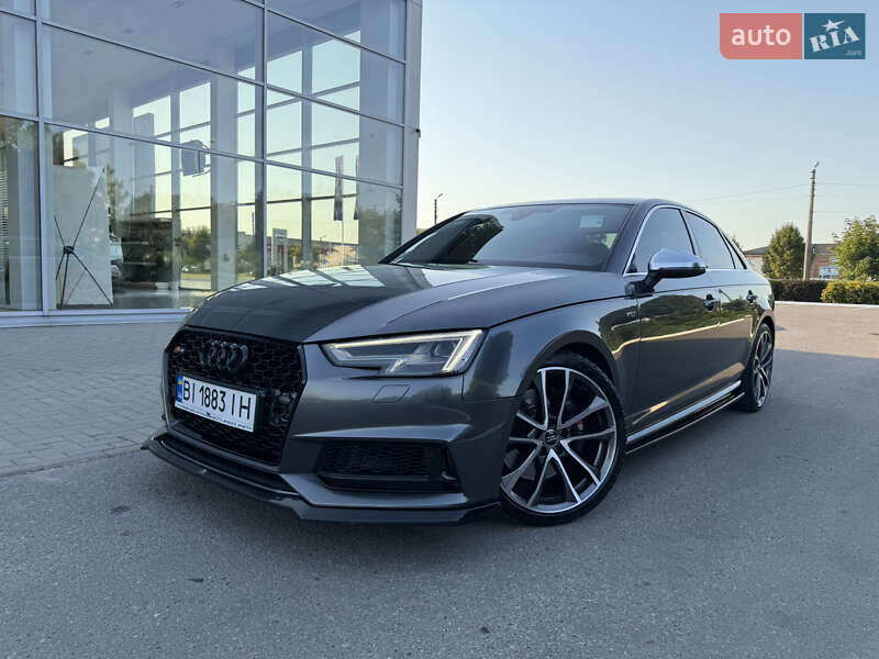 Седан Audi S4 2018 в 