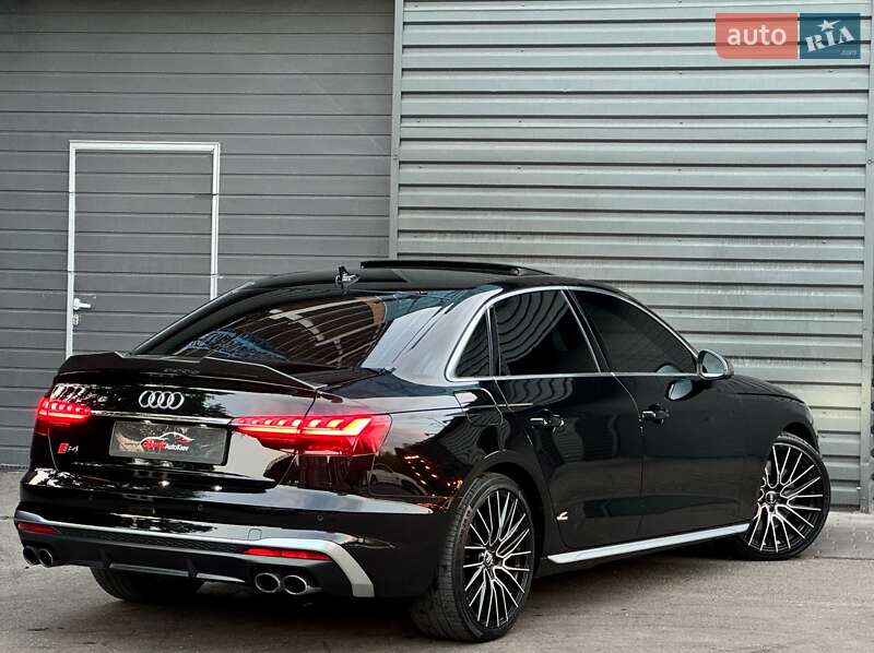 Седан Audi S4 2022 в Киеве