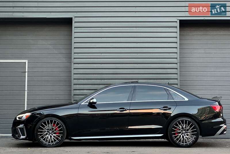 Седан Audi S4 2022 в Киеве